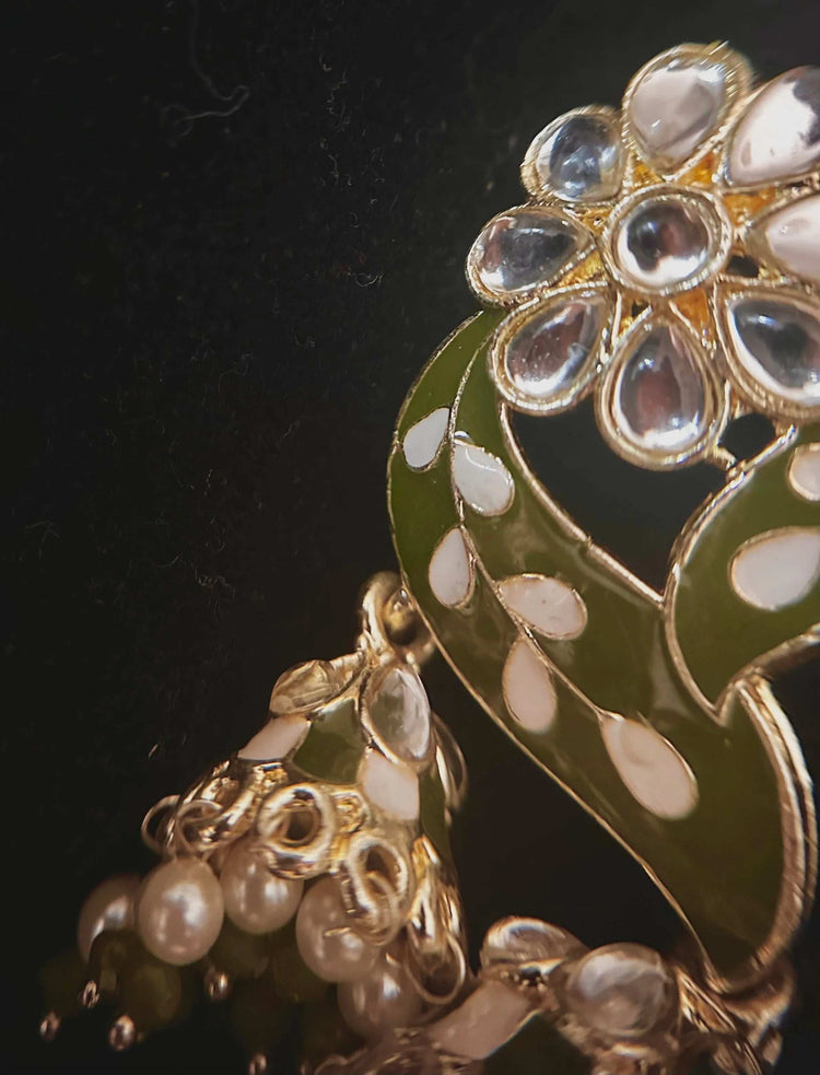 Svasti Jhumka – A Tribute to Timeless Grace
Inspired by the elegance and strength of our biggest supporter and collaborator, Svasti Rao – The Kurta Lady, the Svasti Svasti Jhumka
