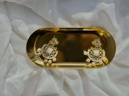 Discover the Beauty of Gulnaz Earrings
Craftsmanship and Tradition
The Gulnaz Earrings are an ode to tradition and artistry, capturing the essence of skilled craftsmGulnaz Earrings