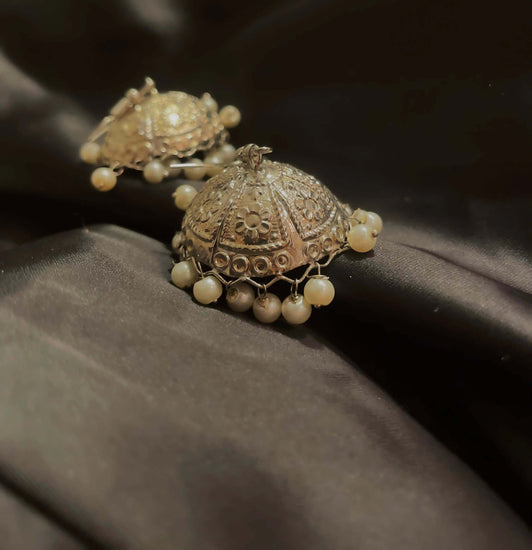 Discover the Elegance of Anchal Jhumka
Beautiful Design and Craftsmanship
Anchal, aka Rangeela version from our Anarkali collection, is the most beautiful silver andAnchal Jhumka