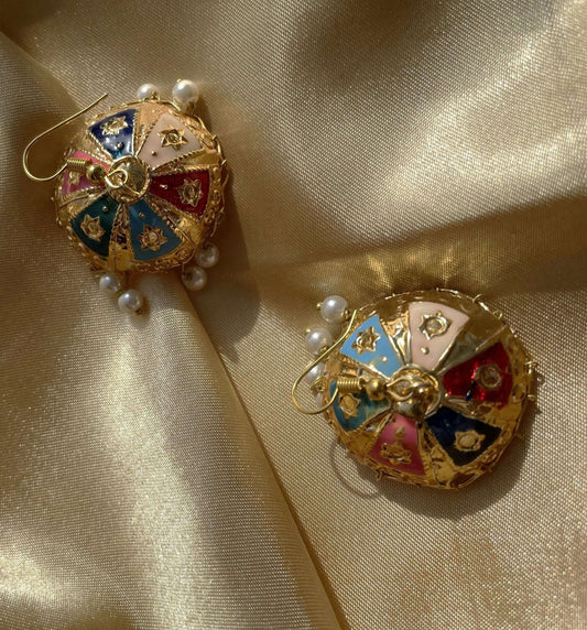 Discover the Elegance of Anchal Jhumka
Beautiful Design and Craftsmanship
Anchal, aka Rangeela version from our Anarkali collection, is the most beautiful silver andAnchal Jhumka