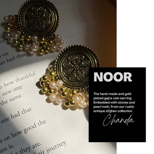 Discover the Noor Earrings
Elegance and Brilliance
The "Noor" earrings, named after the Arabic word for "light," embody elegance and brilliance. These earrings are mNoor earrings