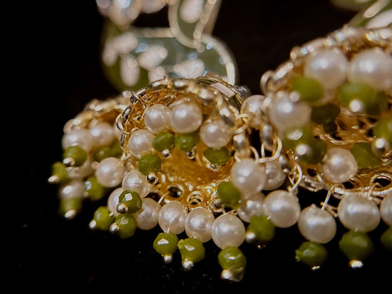 Svasti Jhumka – A Tribute to Timeless Grace
Inspired by the elegance and strength of our biggest supporter and collaborator, Svasti Rao – The Kurta Lady, the Svasti Svasti Jhumka