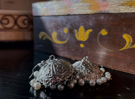 Discover the Elegance of Anchal Jhumka
Beautiful Design and Craftsmanship
Anchal, aka Rangeela version from our Anarkali collection, is the most beautiful silver andAnchal Jhumka